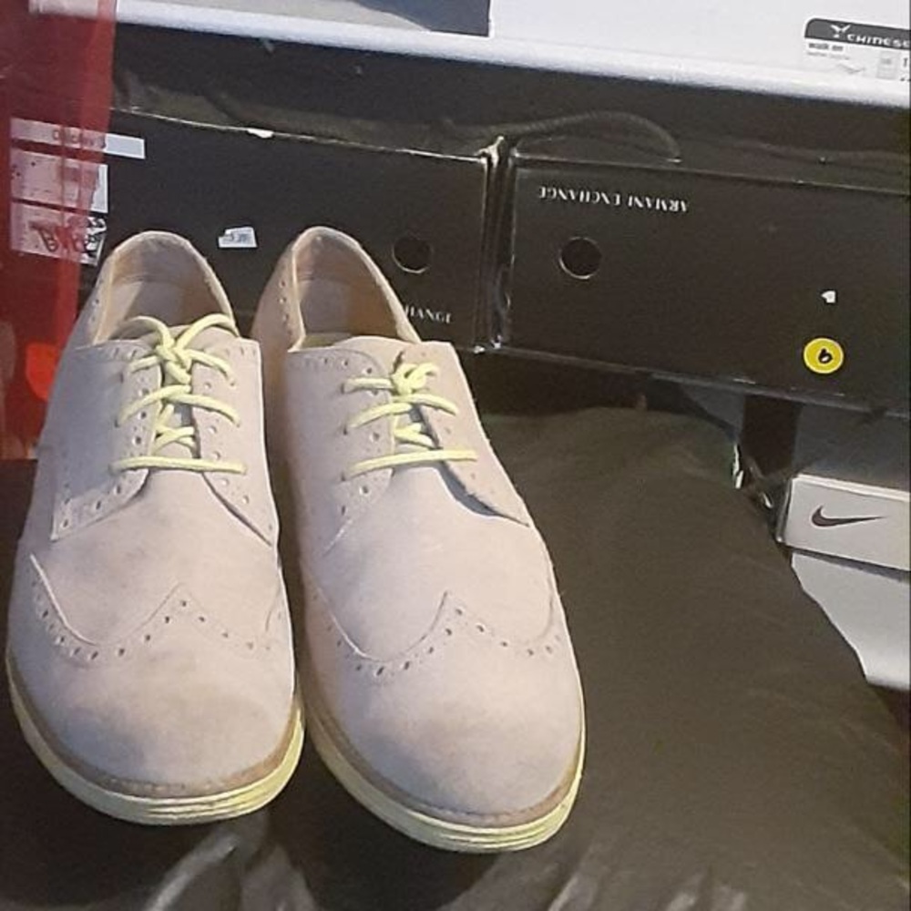 Ladies shoes